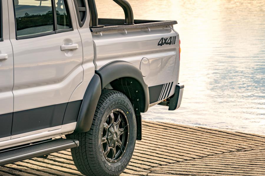Детали экстерьера Mahindra Black Edition mHAWK Pik Up 2020 года  (AU) (фото 16 из 24)